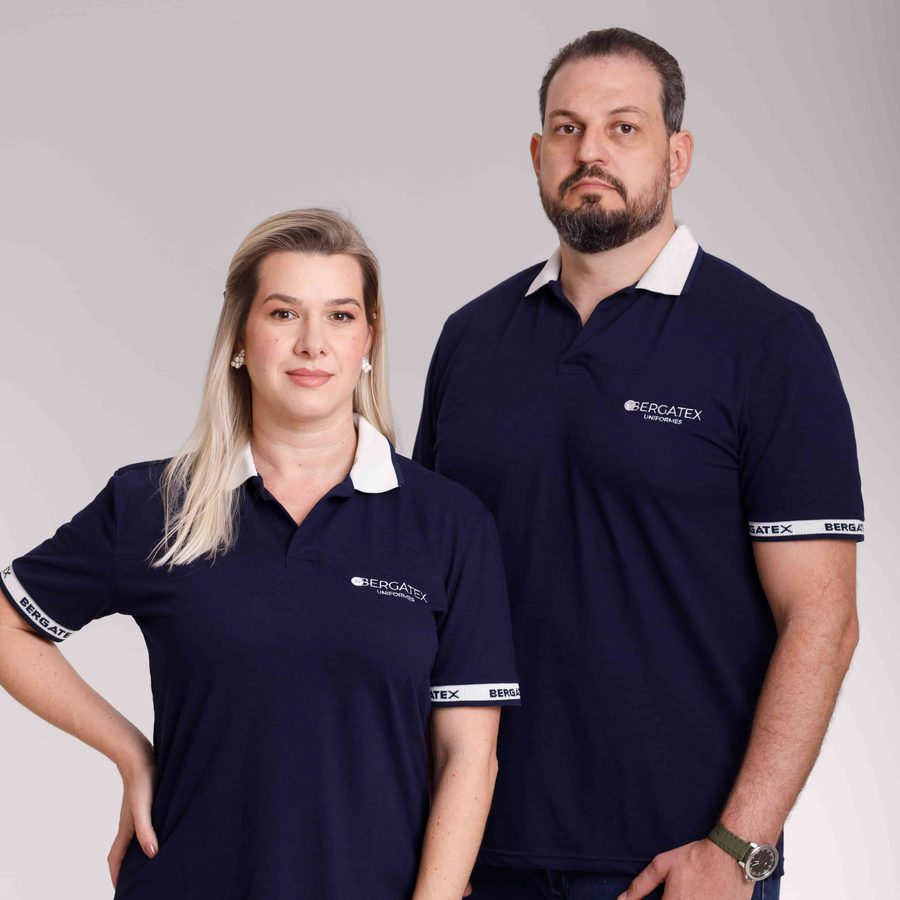 Camisetas polo marinho personalizadas Bergatex em modelagem feminina e masculina