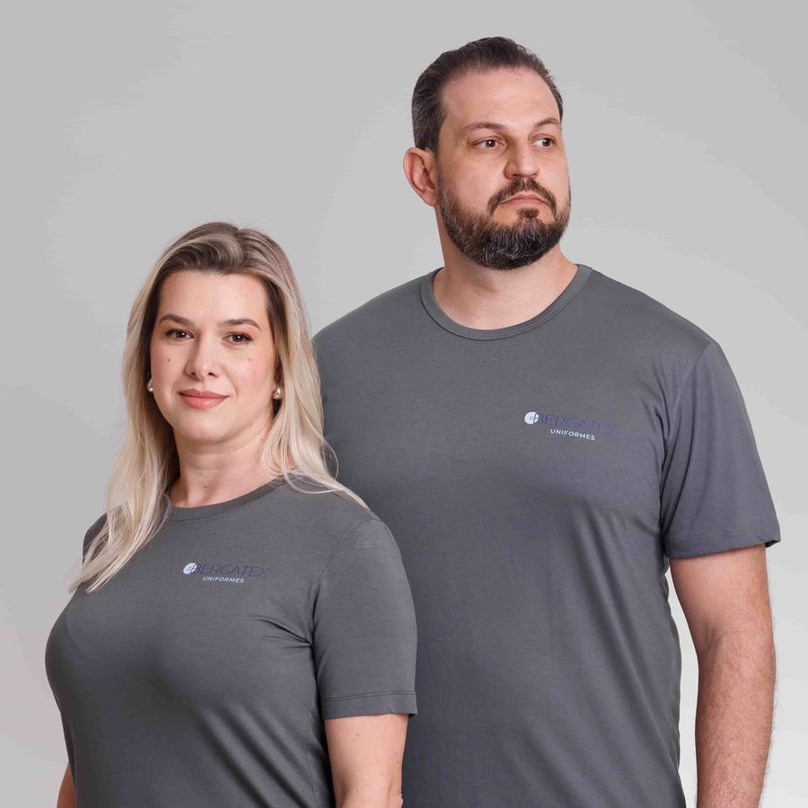 Camisetas cinza para uniforme em modelagem feminina e masculina fabricadas pela Bergatex