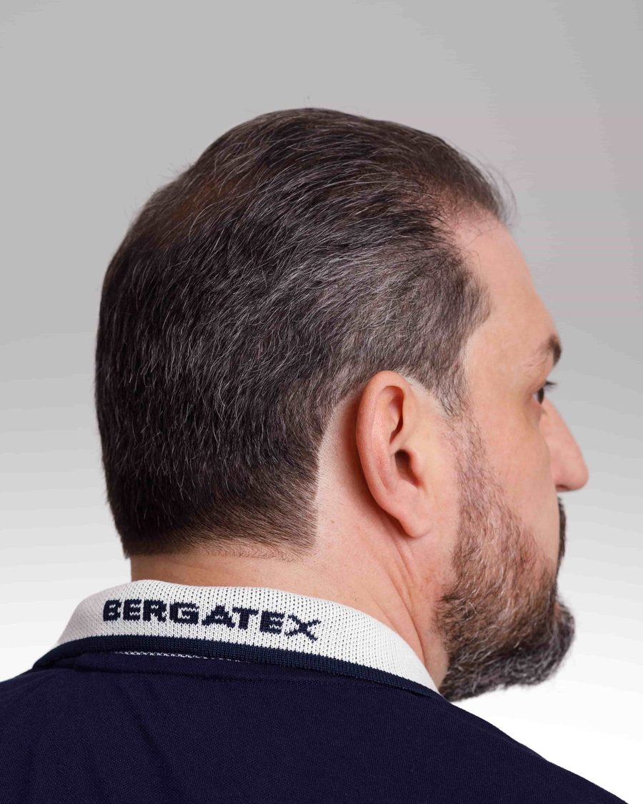 Detalhe da gola personalizada de uniforme fabricado pela Bergatex em Gaspar, Santa Catarina