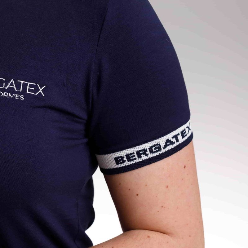 Punho de uniforme com o nome da marca tecido em ribana jacquard