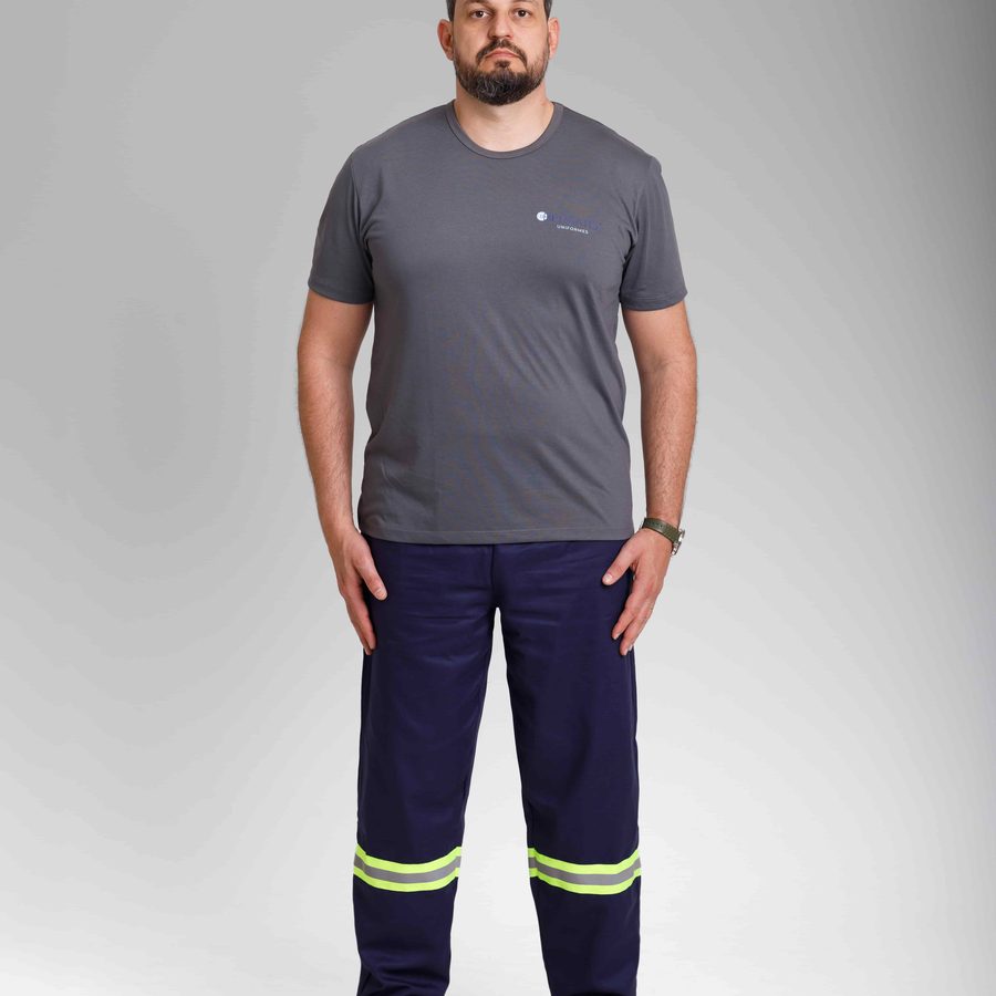 Uniforme operacional com faixa refletiva produzido sob medida pela Bergatex